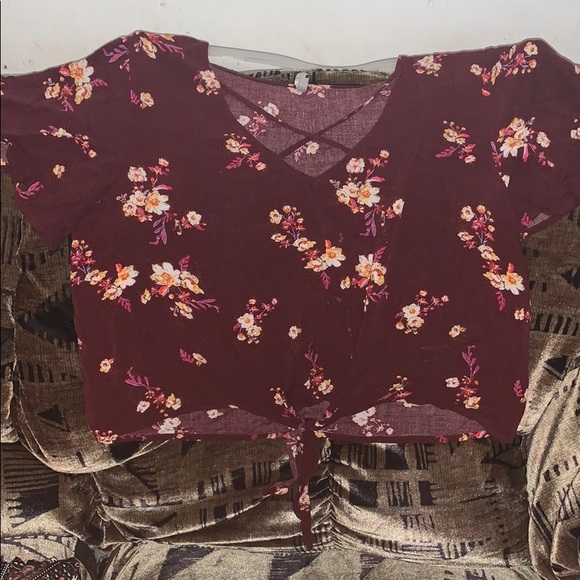 Tops - burgundy floral lightweight top